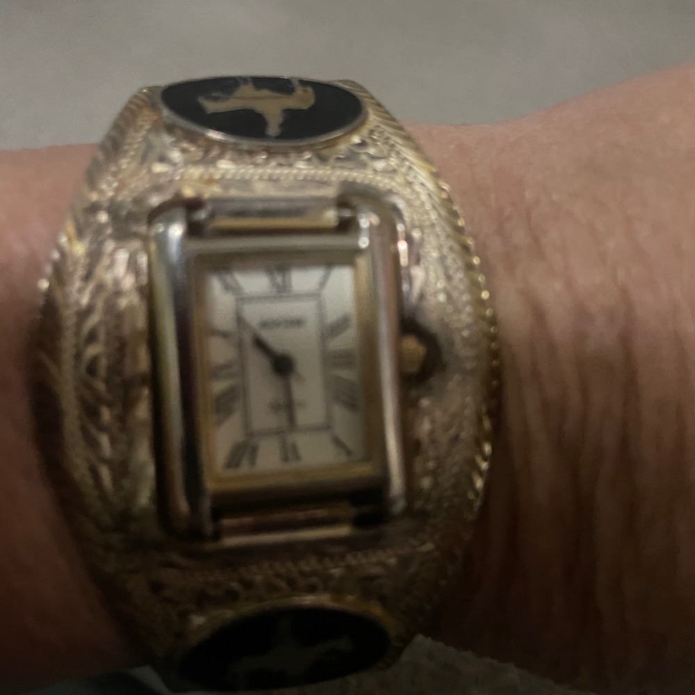 Montana Silversmiths‎ Western Cuff Watch Engraved Bronc Silver Gold Tone Quartz - Picture 5 of 6